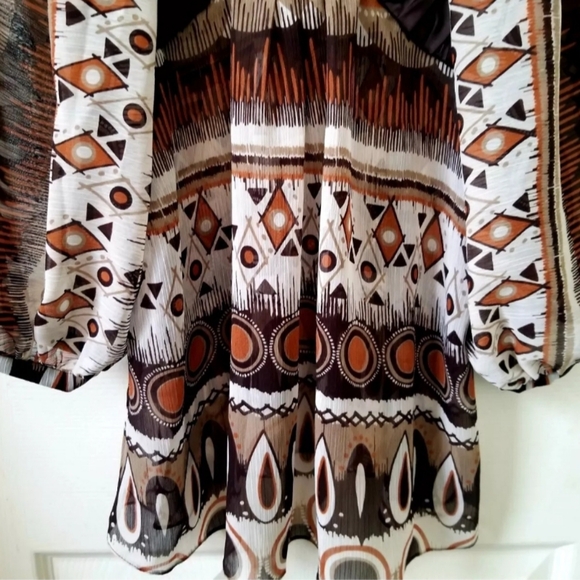 NWOT BCBGeneration Semi Sheer Boho Brown/Cream Tribal Print Pullover Blouse XS - Picture 6 of 7